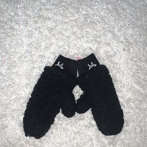Fuzzy mittens